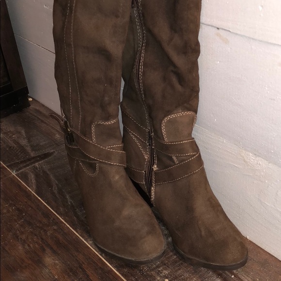 Size 7 women’s boots - Picture 4 of 4